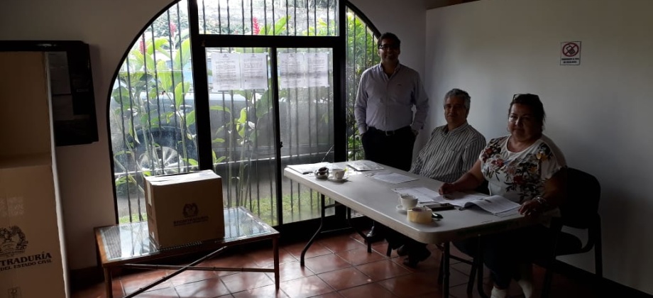 Con total normalidad inició la jornada electoral de votación en el Consulado de Colombia 